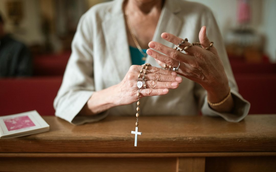 Bible Verses to Comfort a Grieving Mother: 30+ Powerful Scriptures for Hope and Healing